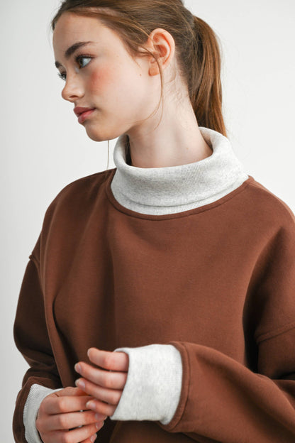 Cozy Contrast Turtleneck Sweatshirt-BMT8577