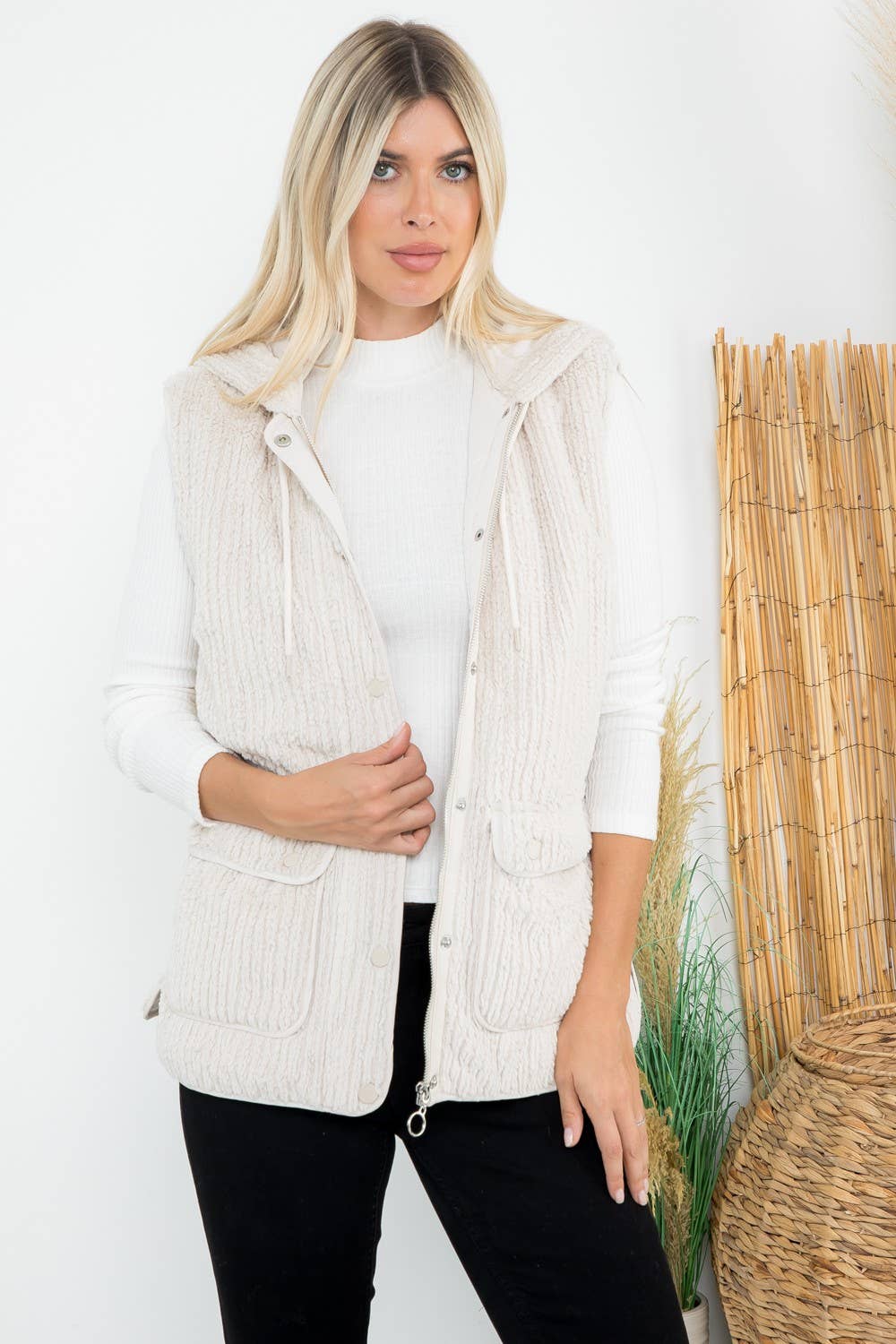 Textured Faux Fur Quilted Line Hoodie Vest