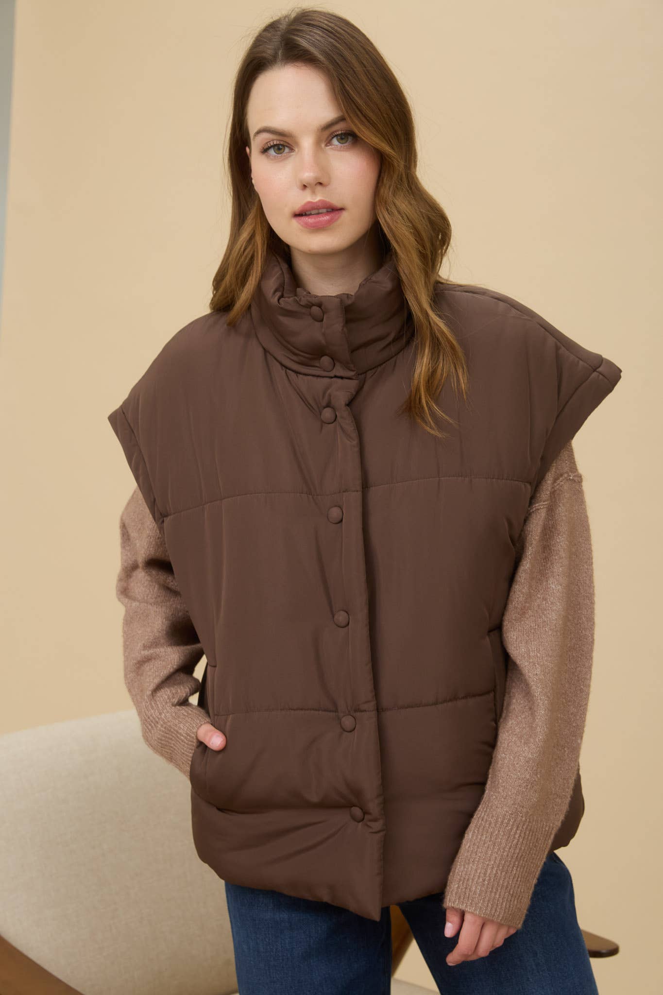 OVERSIZED SNAP BUTTON PUFFER VEST