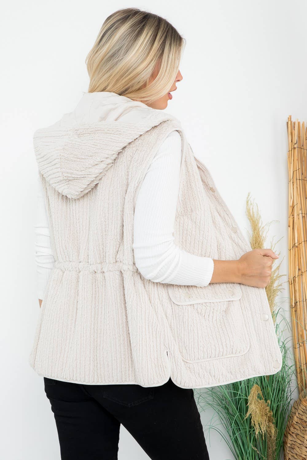 Textured Faux Fur Quilted Line Hoodie Vest