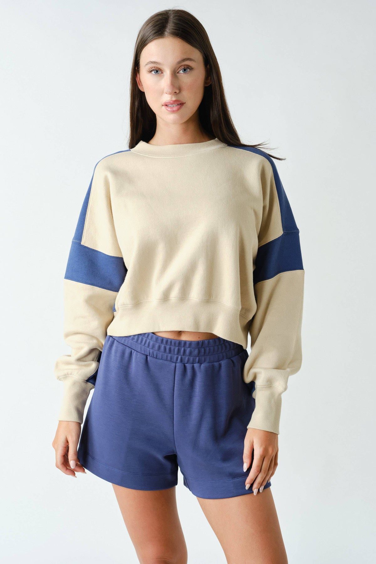 Contrast Edge Cropped Sweatshirt