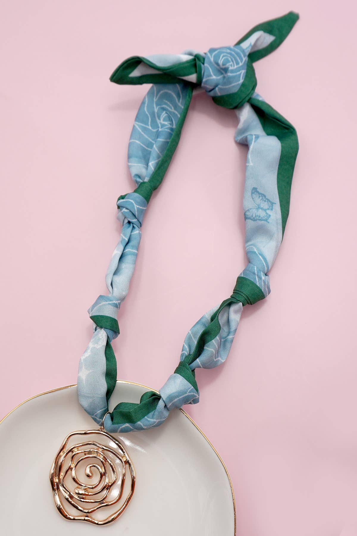 HANDMADE SCARF CHARM NECKLACE | 80N91790